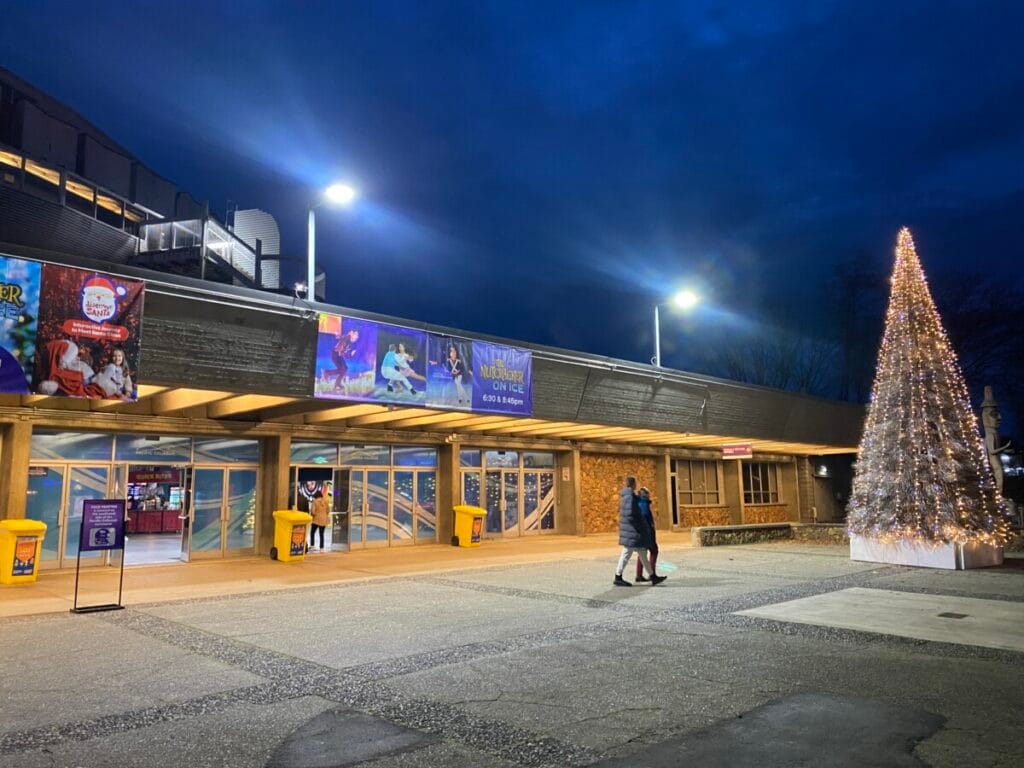 PNE Winter Pair 2024 밴쿠버 크리스마스 축제 : 첫번째 5 PNE Winter Pair (17)