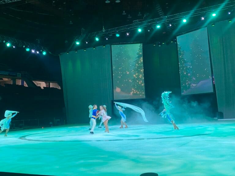 PNE Winter Pair 2024 밴쿠버 크리스마스 축제 : 첫번째 14 PNE Winter Pair (4)