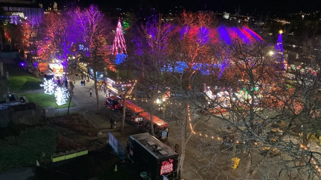 PNE Winter Pair 2024 밴쿠버 크리스마스 축제 : 첫번째 6 PNE Winter Pair (5)